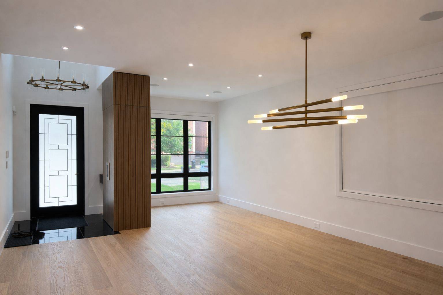 Toronto C04, ON M5N 1L9,599 Castlefield AVE