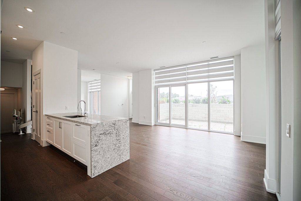 Toronto C13, ON M3C 0P8,20 Inn On The Pk DR #139