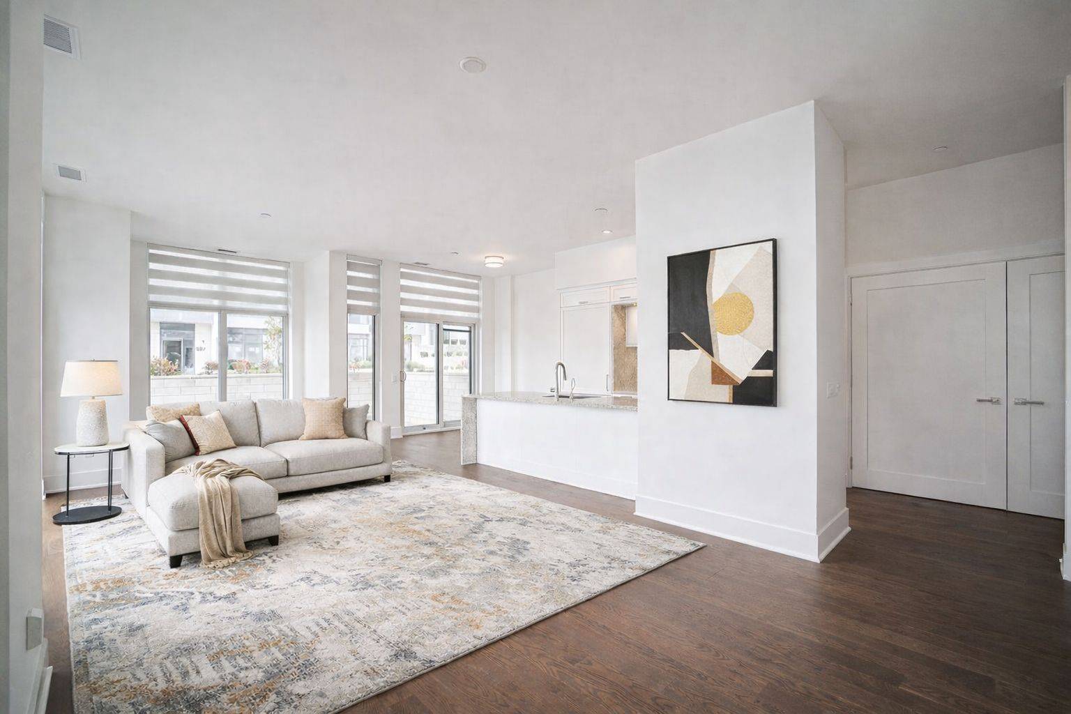 Toronto C13, ON M3C 0P8,20 Inn On The Pk DR #139