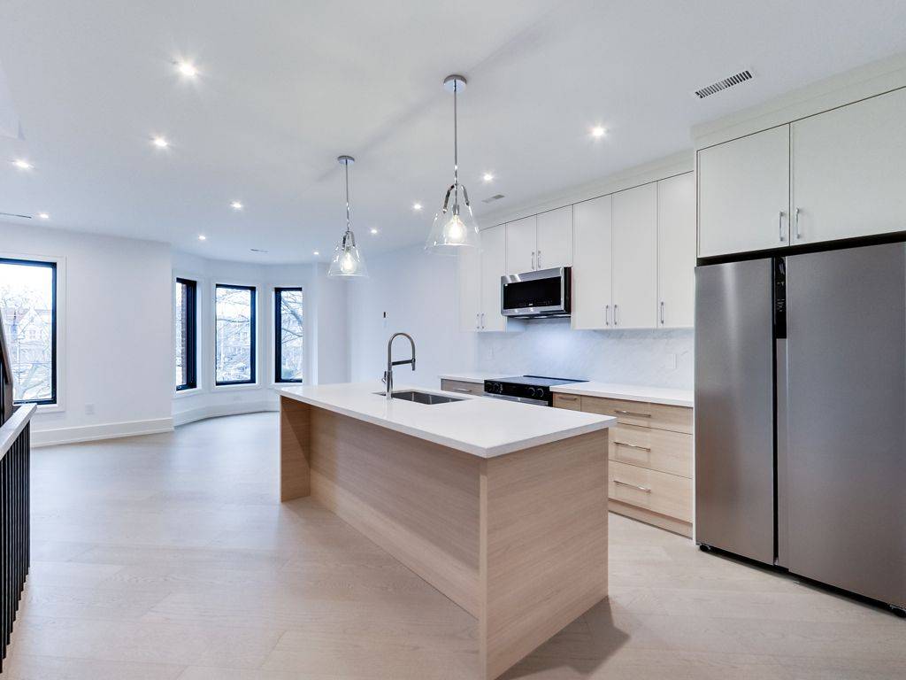 Toronto C01, ON M6J 3E5,357 Dovercourt RD #Upper