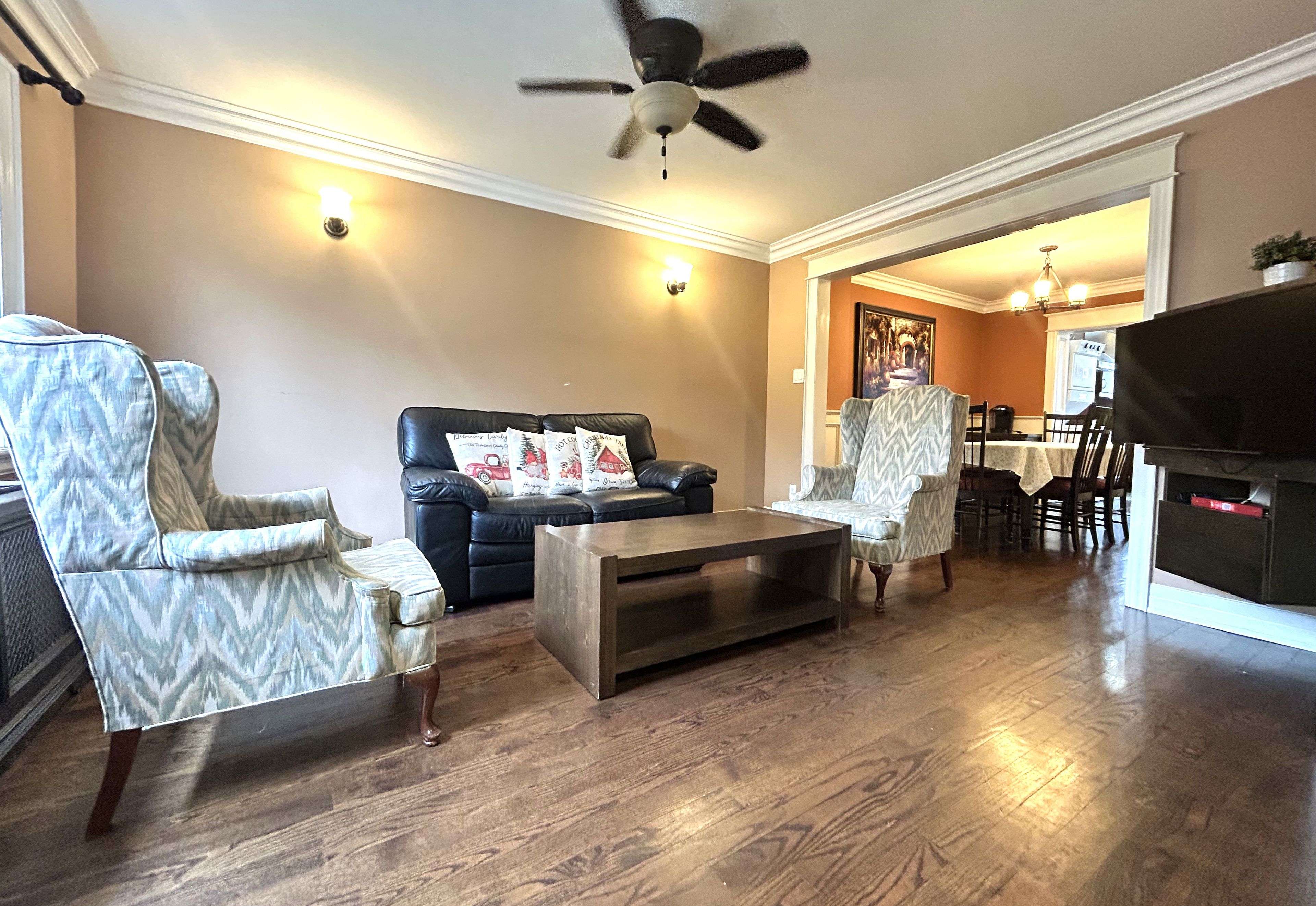 Toronto E01, ON M4L 2V1,92 Highfield RD #Main & 2nd Floor