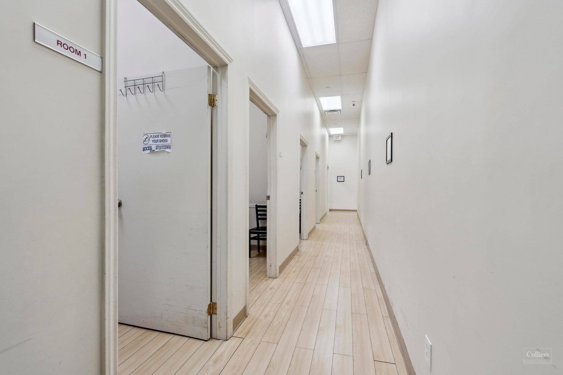 Toronto E01, ON M4M 2B5,14 St. Matthews RD #M068