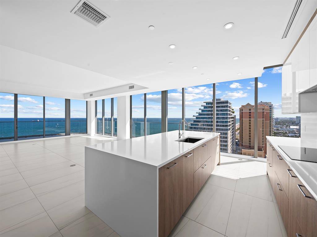 Fort Lauderdale, FL 33304,153 N Seabreeze Blvd #1902-S