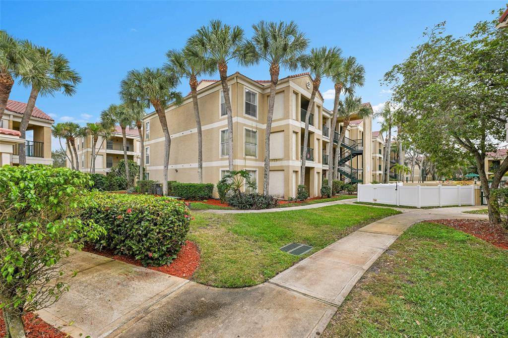 Coral Springs, FL 33071,875 Riverside Dr #732