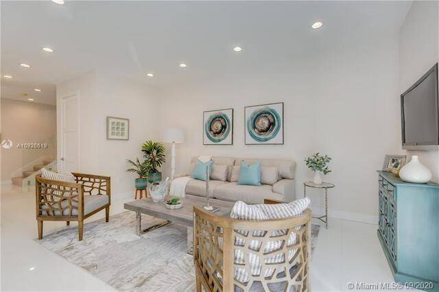 Oakland Park, FL 33334,688 NE 43rd St #688