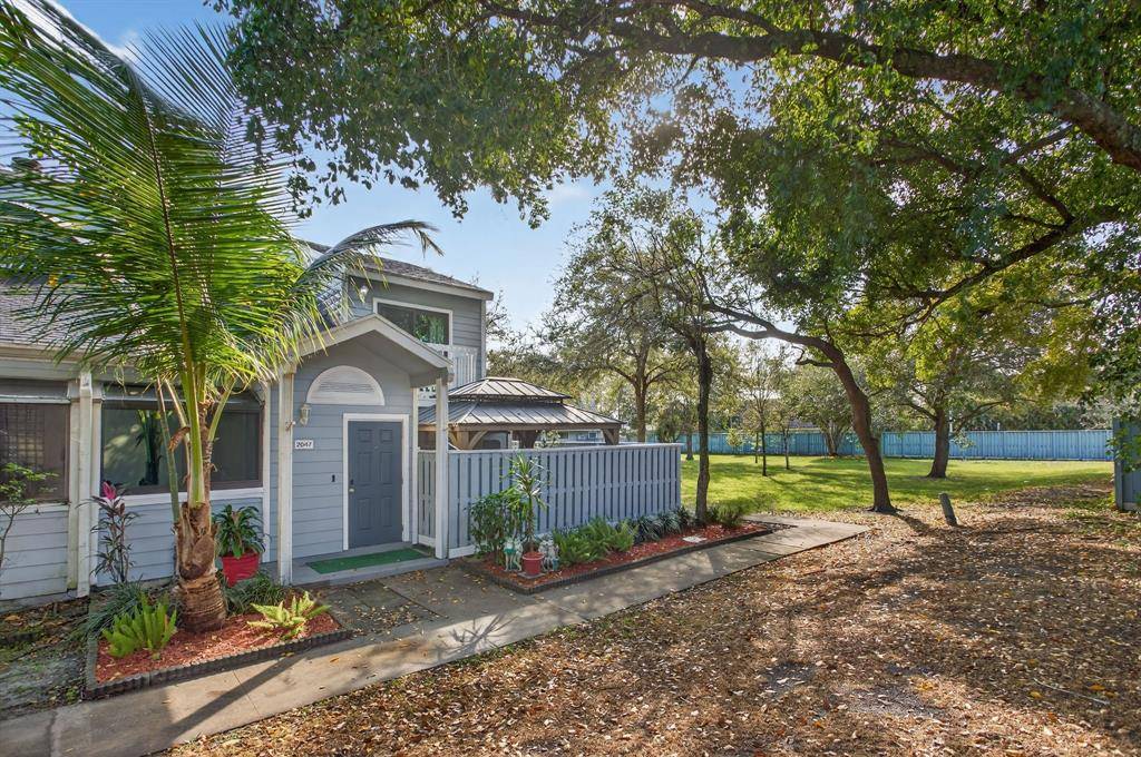 North Lauderdale, FL 33068,2047 Winners Cir #2047