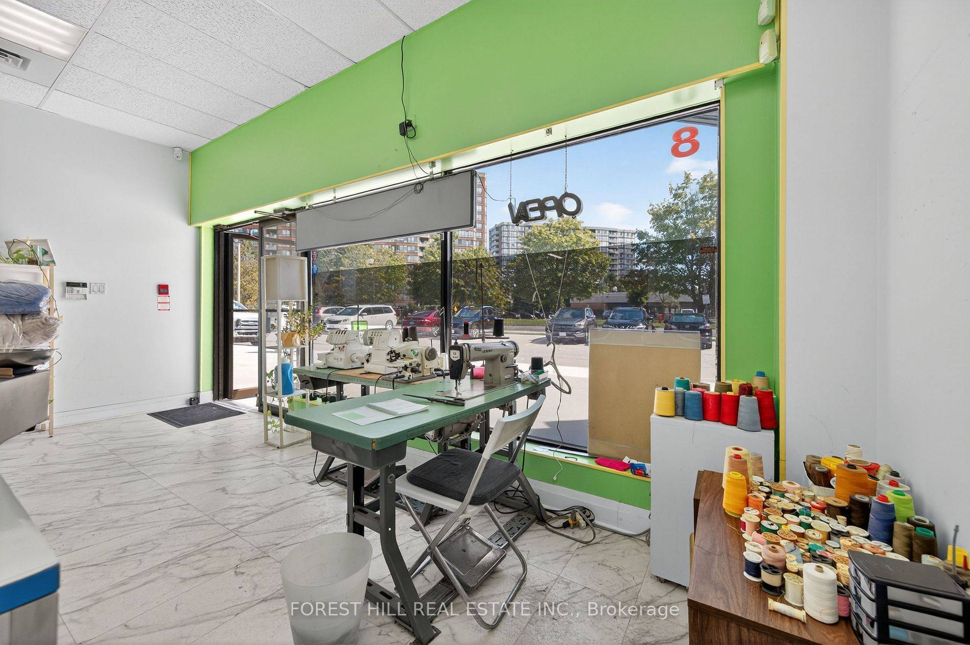 Richmond Hill, ON L4C 5T2,9625 Yonge ST N #8