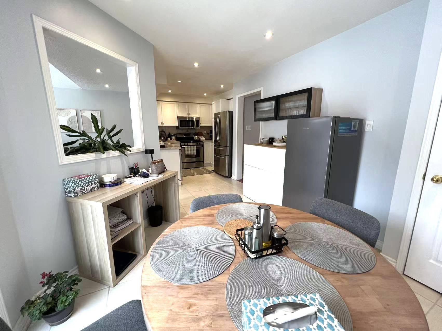 Vaughan, ON L6A 2Y6,11 Cape Verde WAY