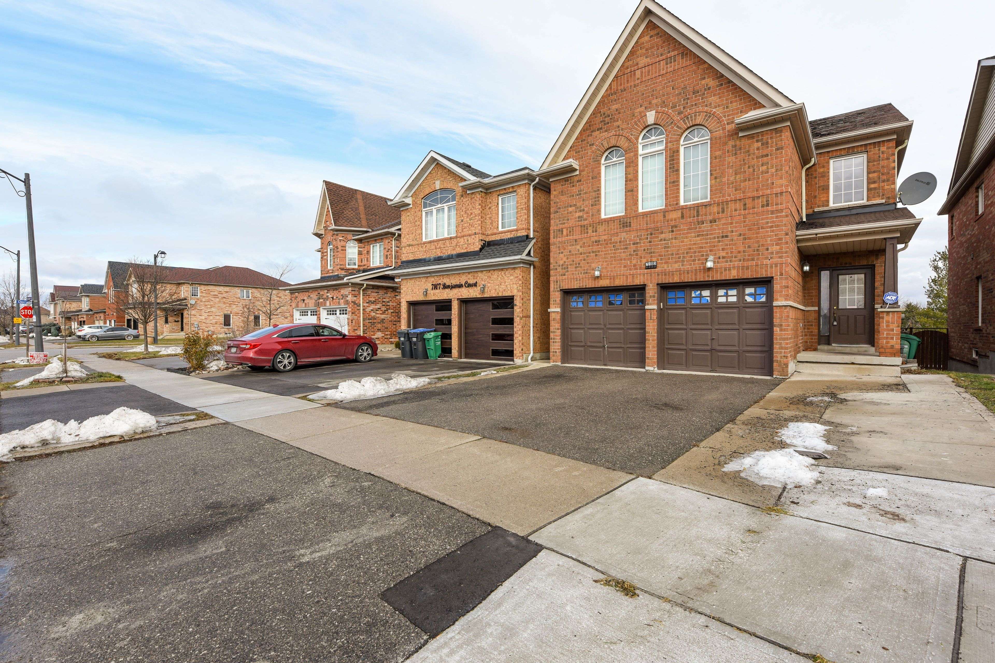 Mississauga, ON L5W 0E1,7103 Benjamin CT