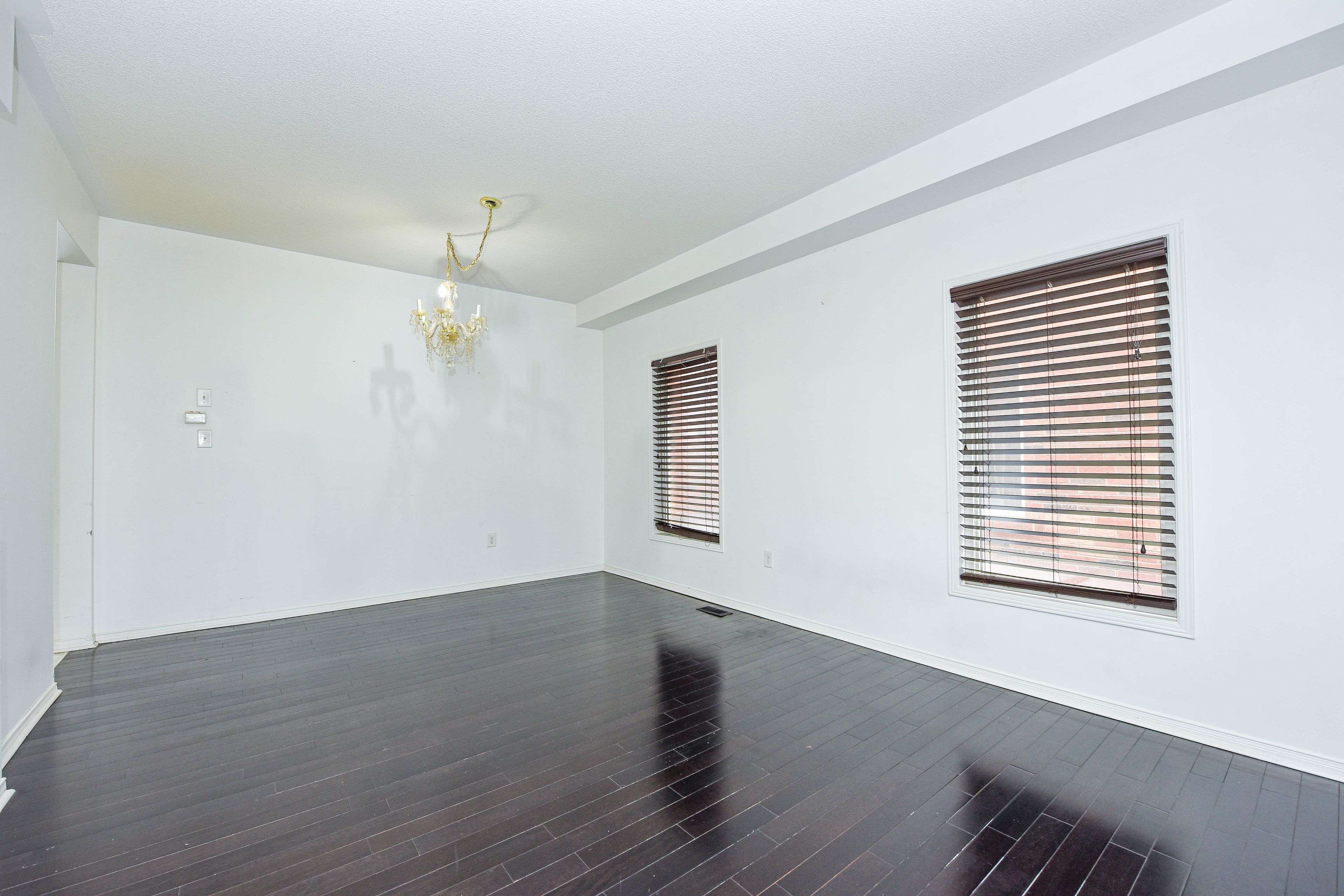 Mississauga, ON L5W 0E1,7103 Benjamin CT