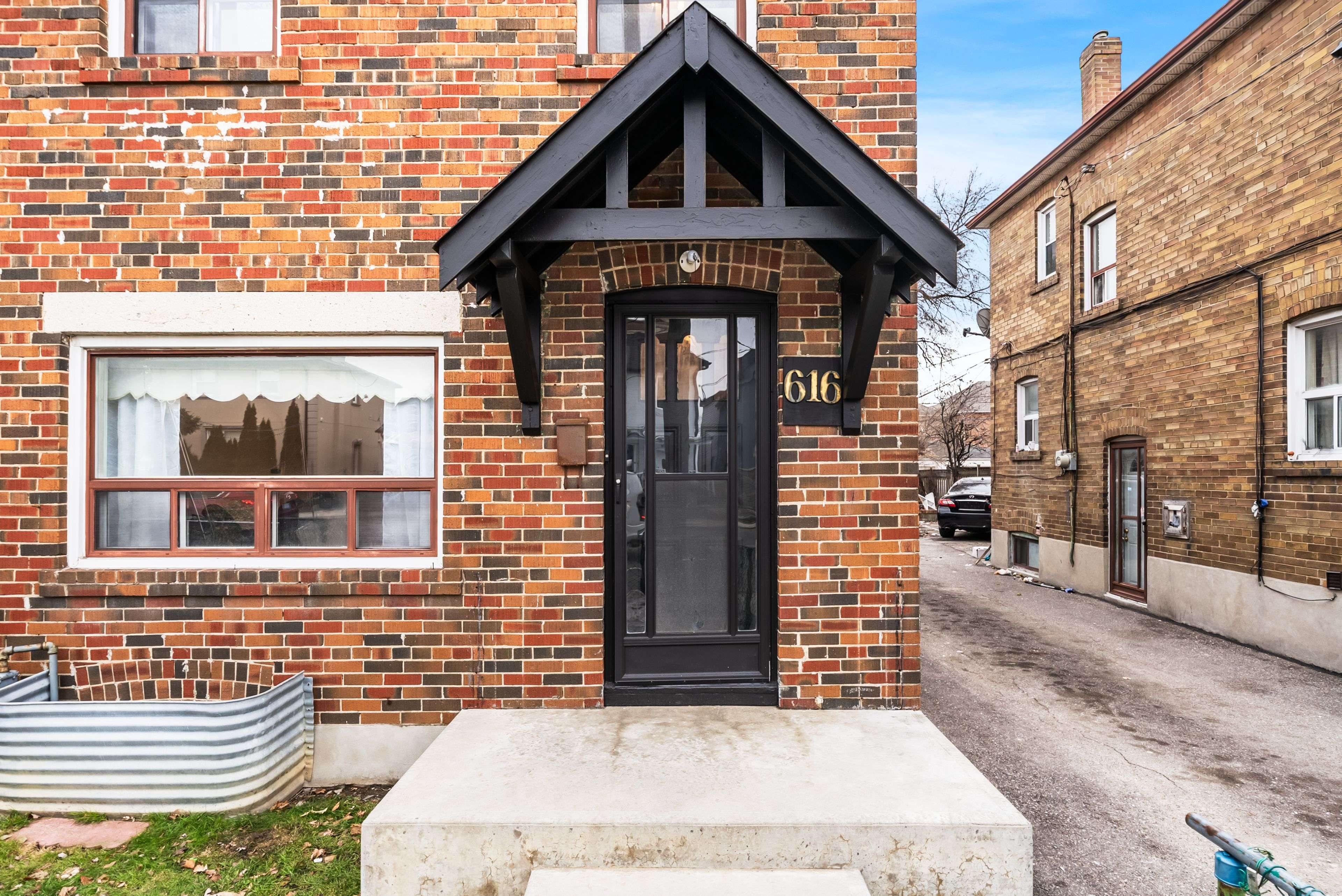 Toronto W03, ON M6N 3B3,616 Old Weston RD