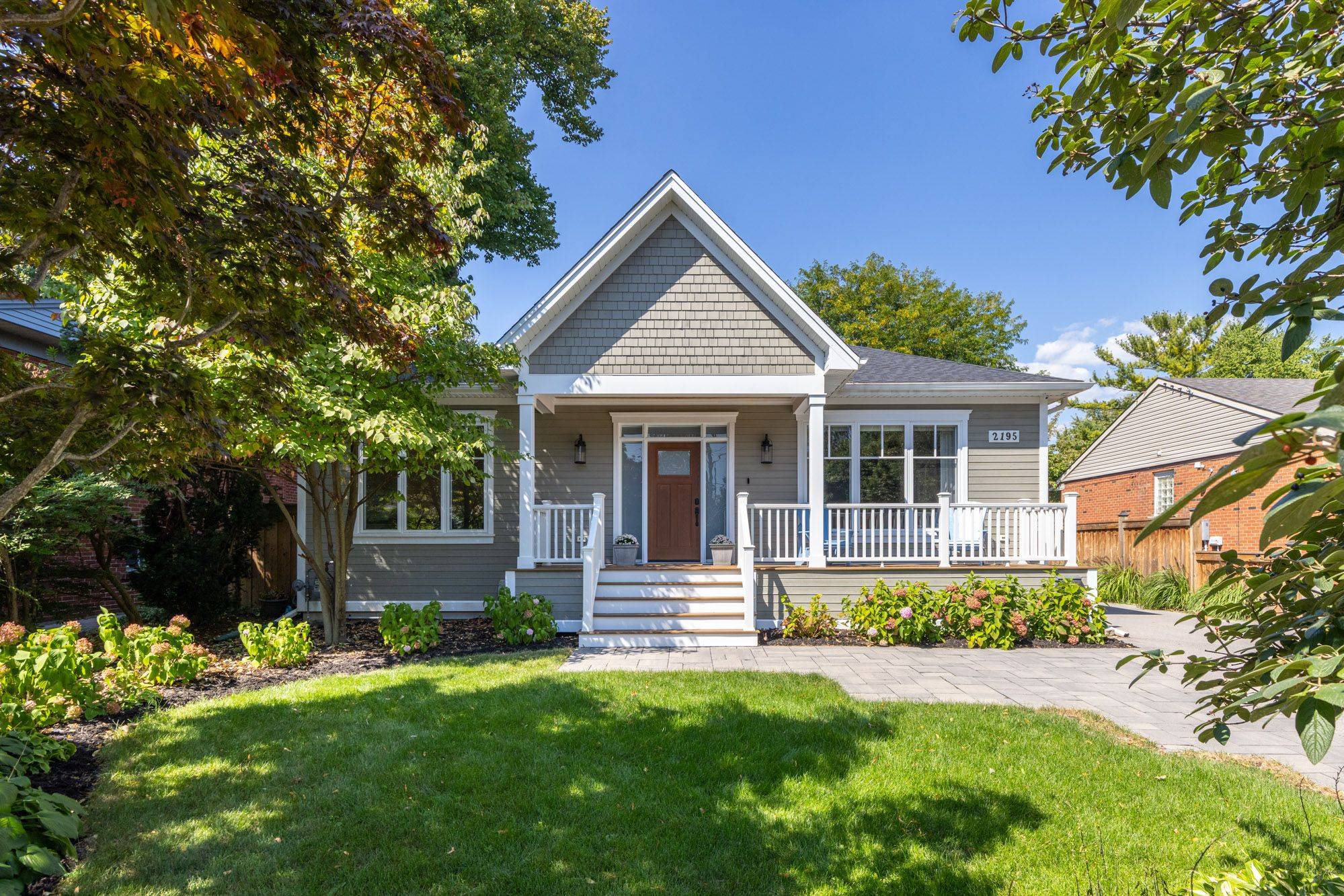 Burlington, ON L7R 1S2,2195 Courtland DR