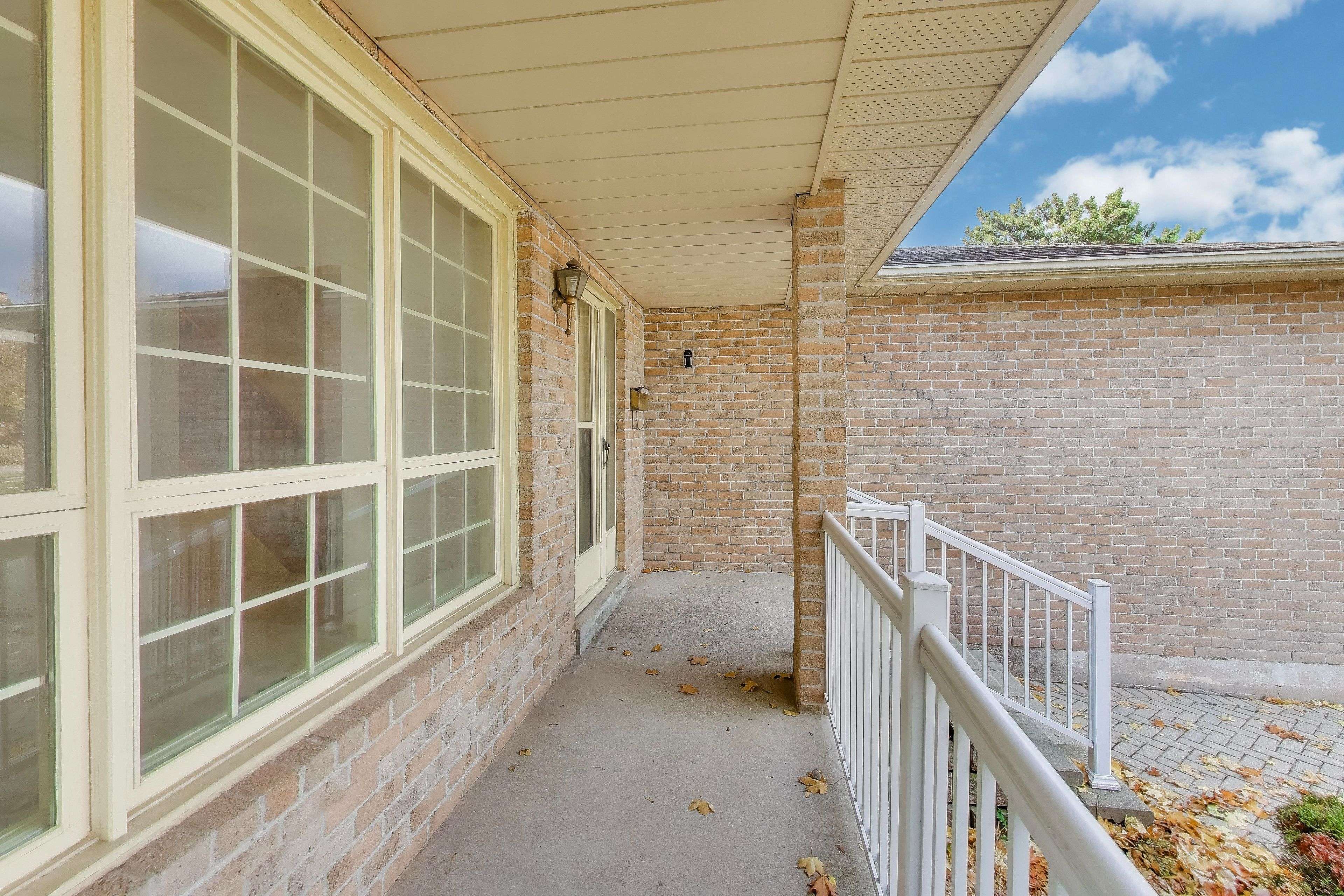 Mississauga, ON L5L 3N3,2436 Folkway DR