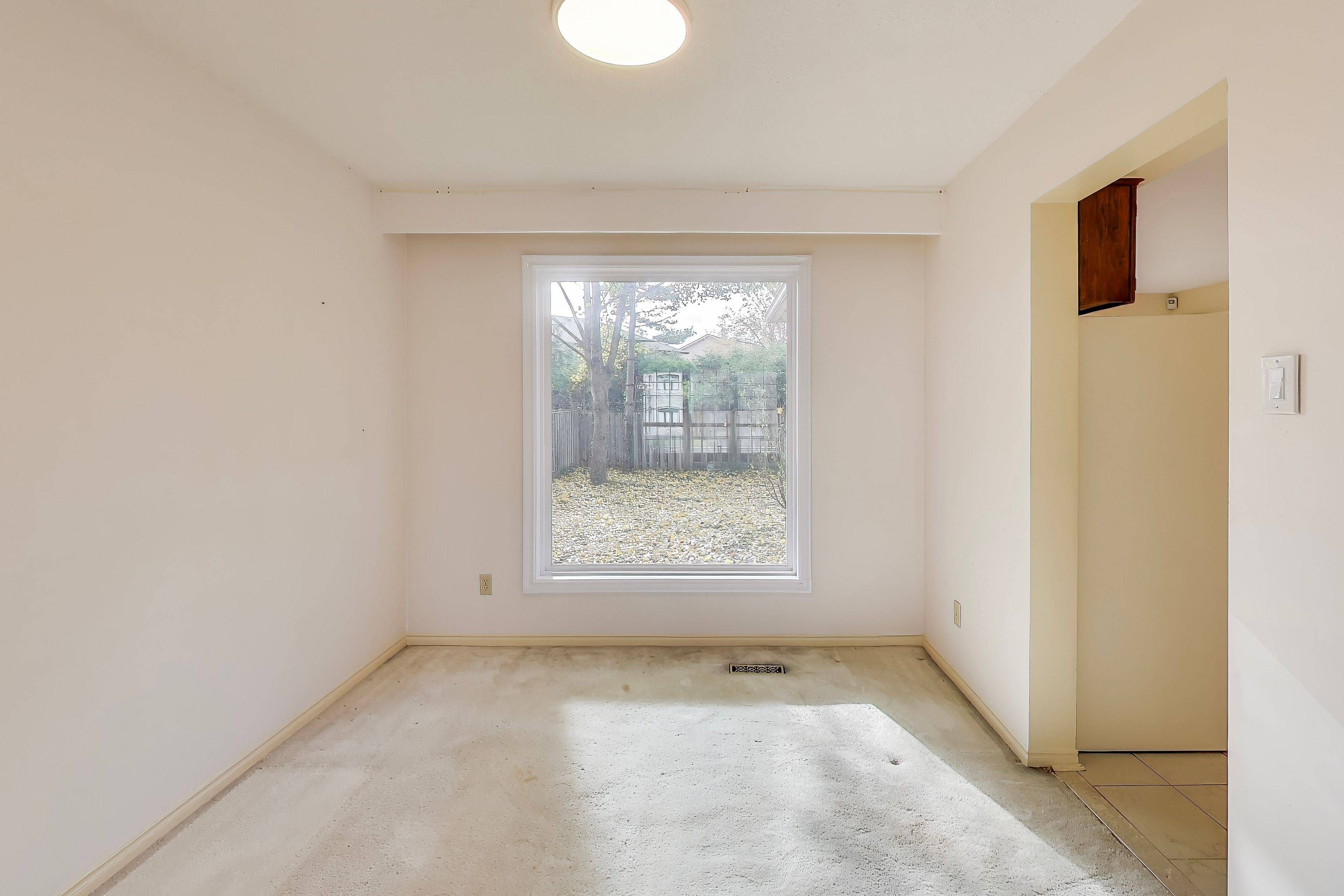 Mississauga, ON L5L 3N3,2436 Folkway DR