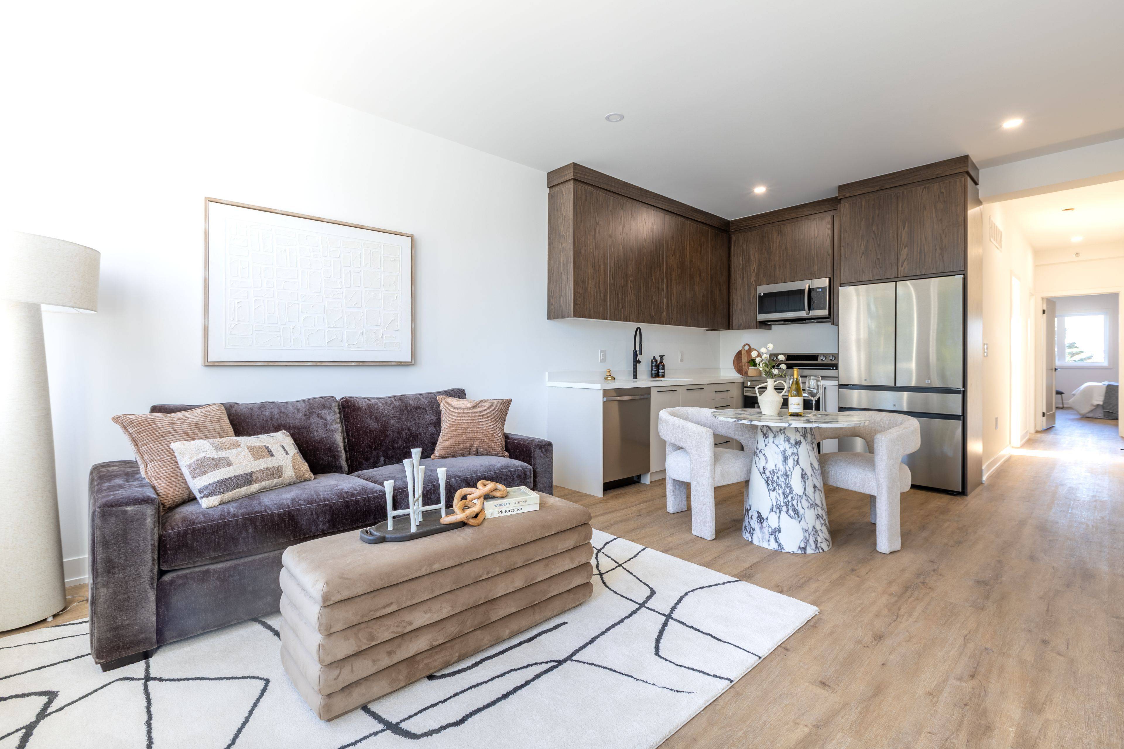 Toronto W07, ON M8Y 1S1,60 Cannon RD #3