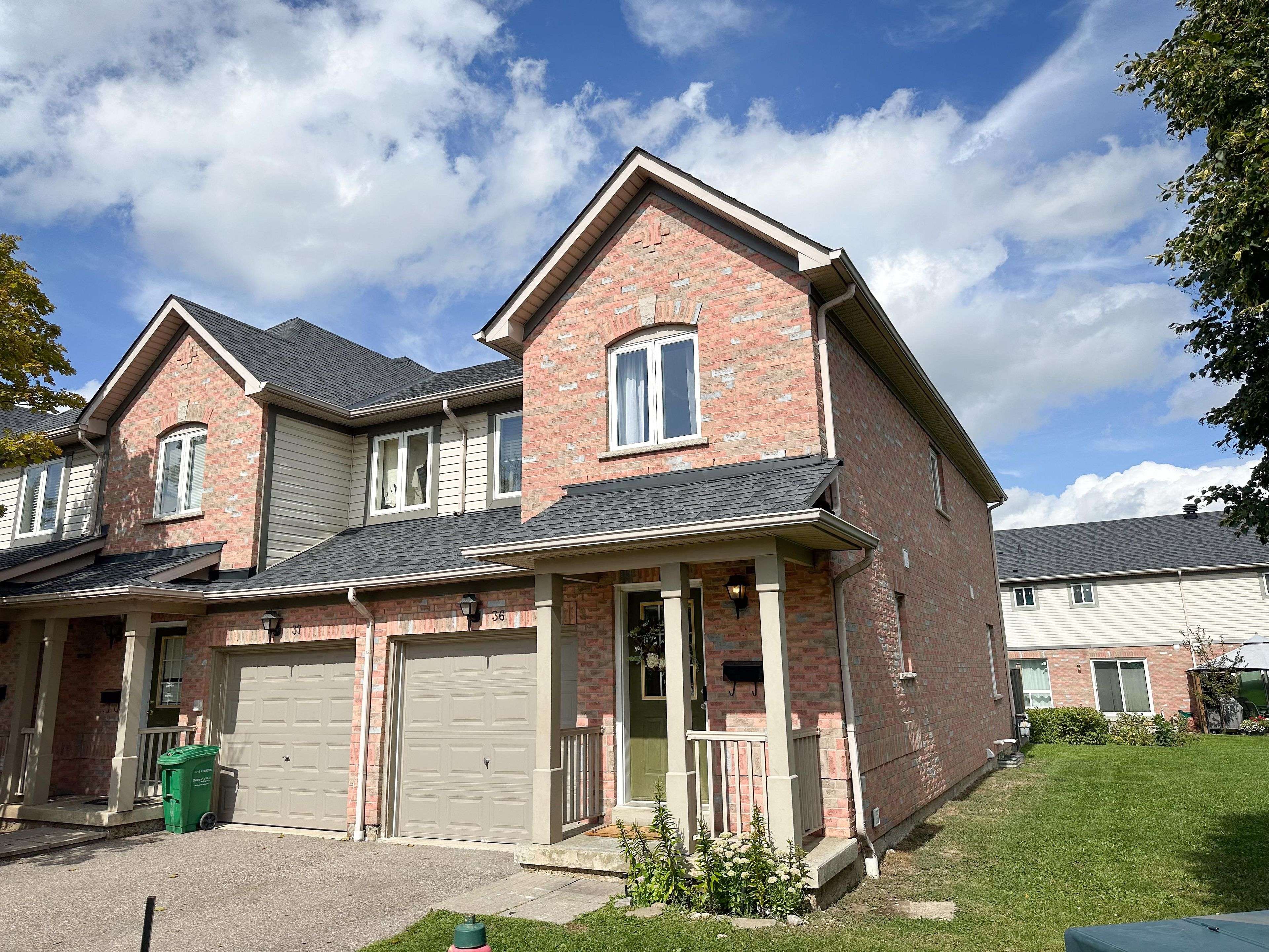 Mississauga, ON L5R 4A7,5255 Guildwood WAY #36