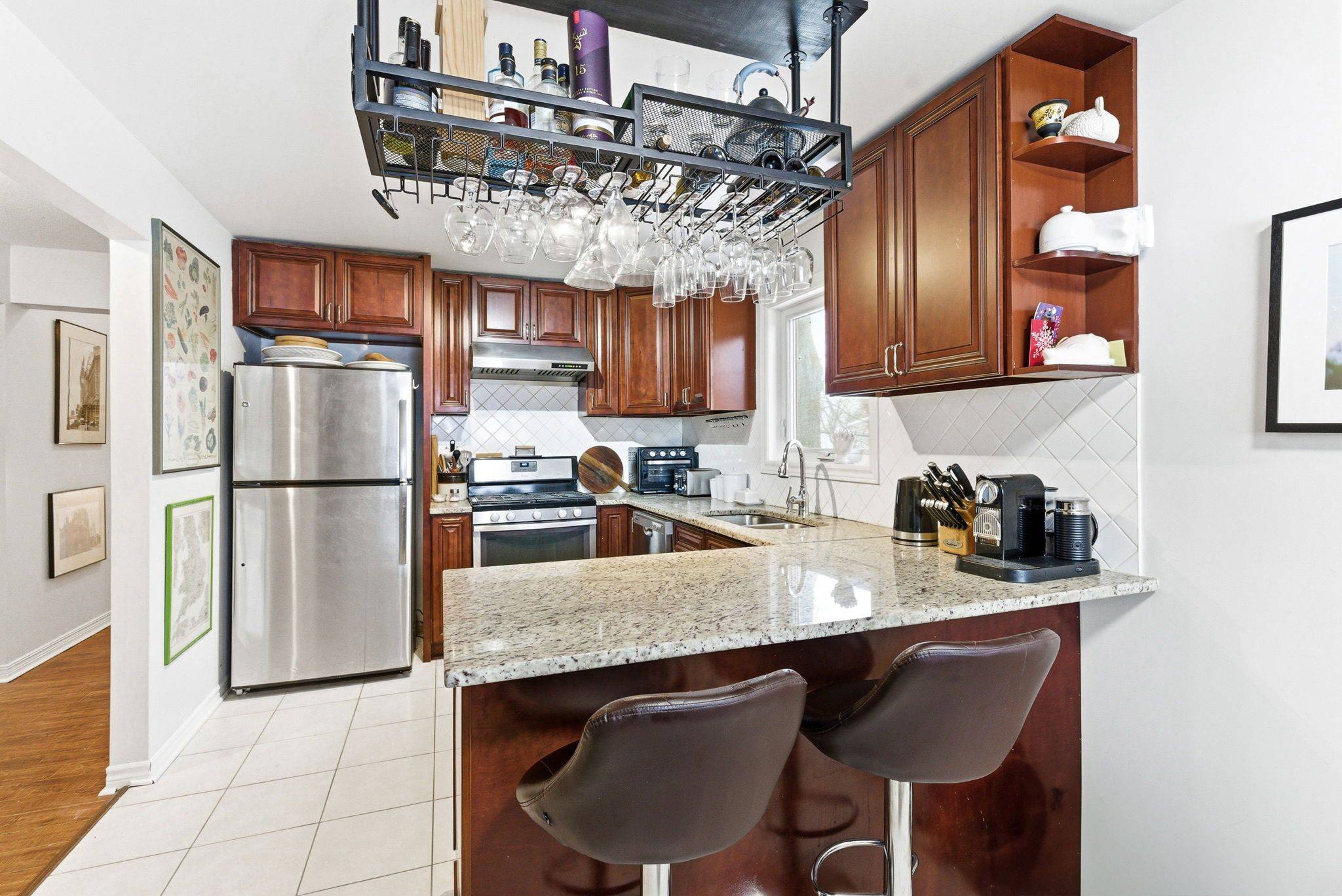 Britannia Heights - Queensway Terrace N And Area, ON K2B 8S6,851 Rob Roy AVE