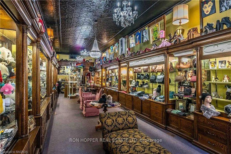 Owen Sound, ON N4K 2H5,921 2ND AVE E