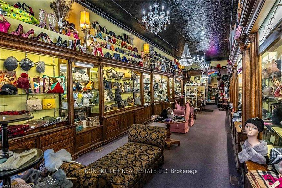 Owen Sound, ON N4K 2H5,921 2ND AVE E