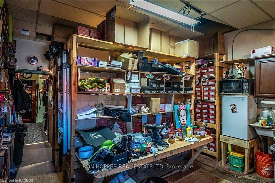 Owen Sound, ON N4K 2H5,921 2ND AVE E