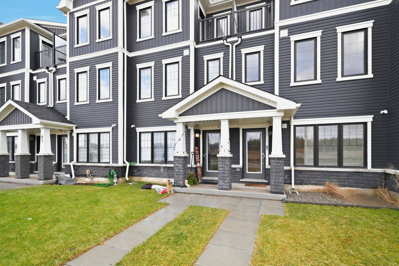 Thorold, ON L0S 1K0,49 Melody LN