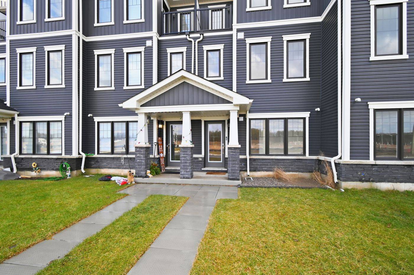 Thorold, ON L0S 1K0,49 Melody LN