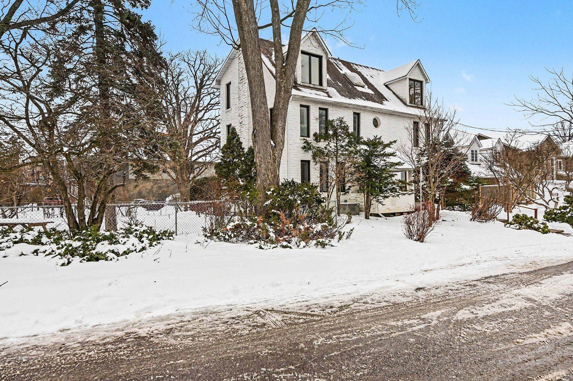 Tunneys Pasture And Ottawa West, ON K1Y 2K1,60 Pontiac ST