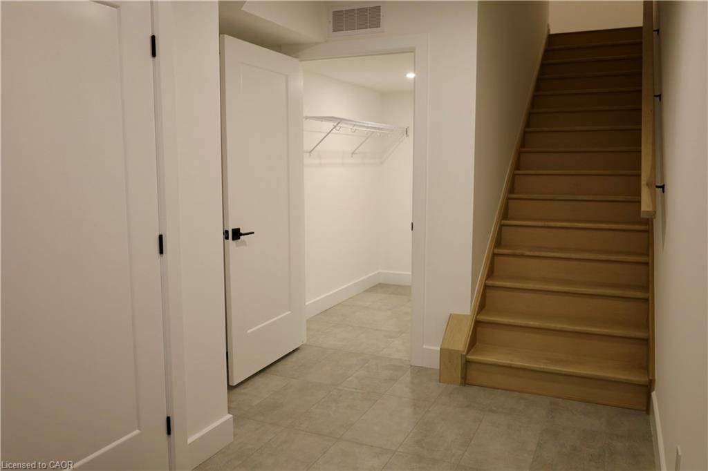 London South, ON N6L 0B9,4255 Lismer LN #17