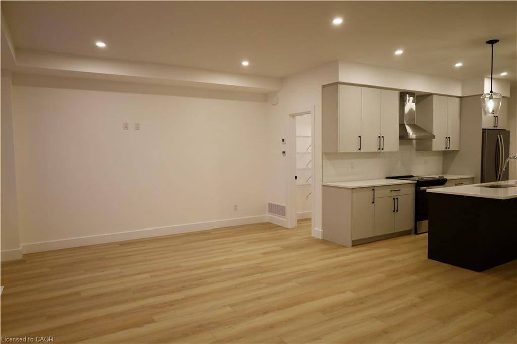 London South, ON N6L 0B9,4255 Lismer LN #17