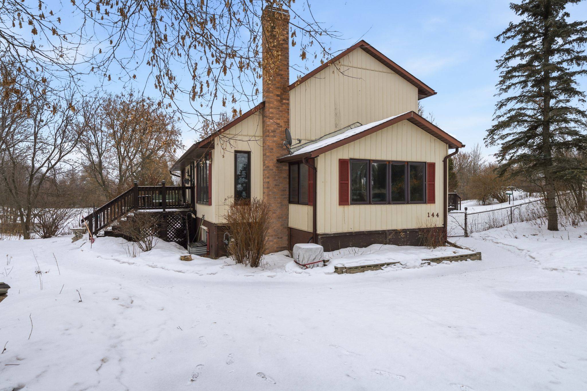 Madoc, ON K0K 2K0,144 Wellington ST