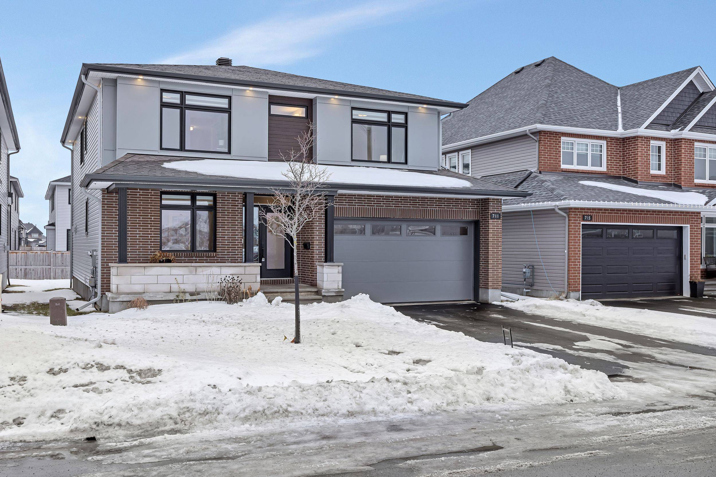 Blossom Park - Airport And Area, ON K1T 0X8,711 Moonflower CRES