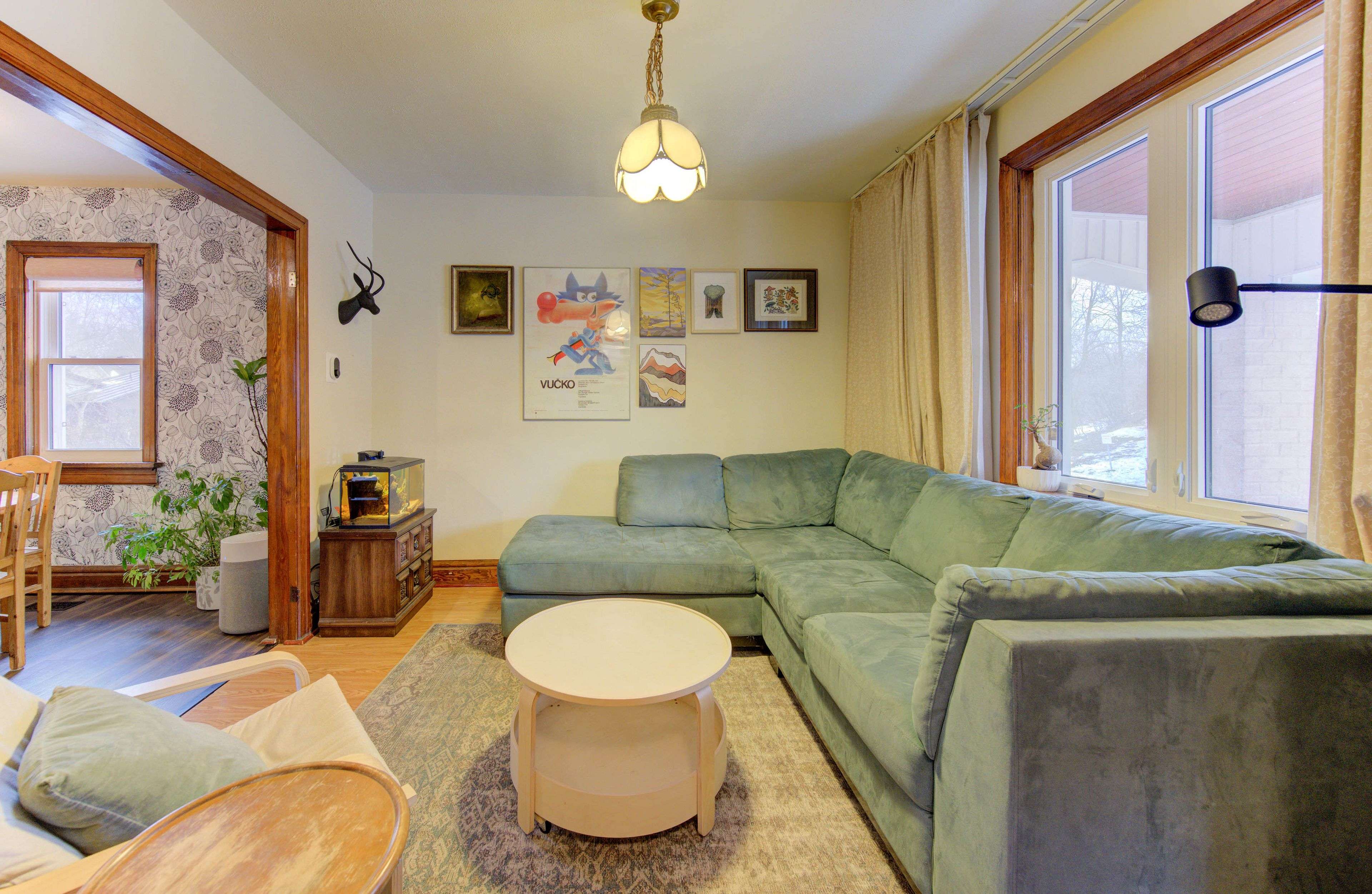 Kitchener, ON N2H 5W9,257 Guelph ST