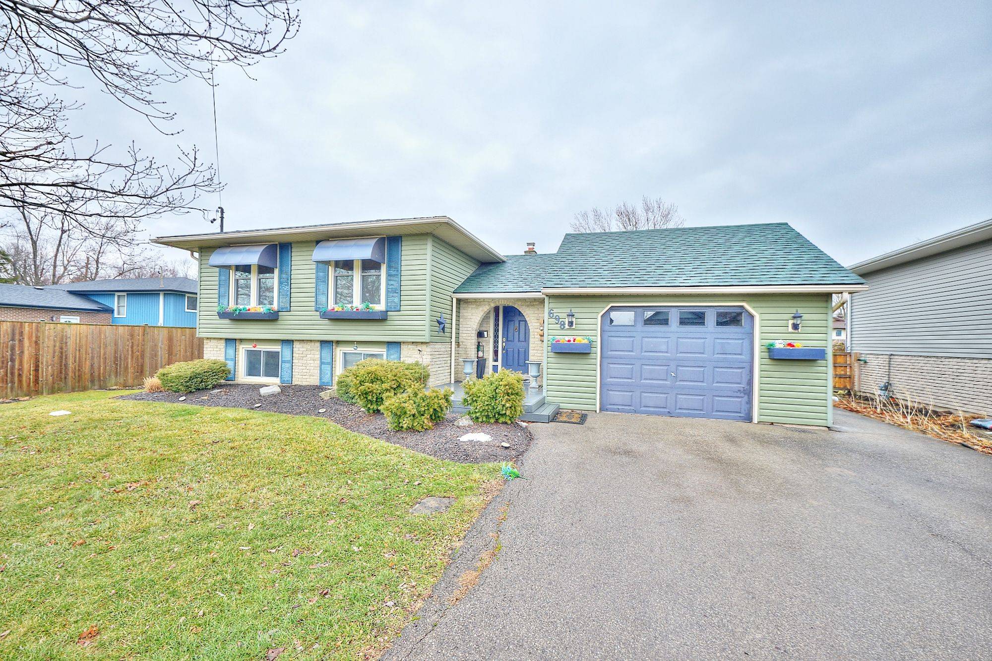 Fort Erie, ON L2A 5T6,698 Buffalo RD