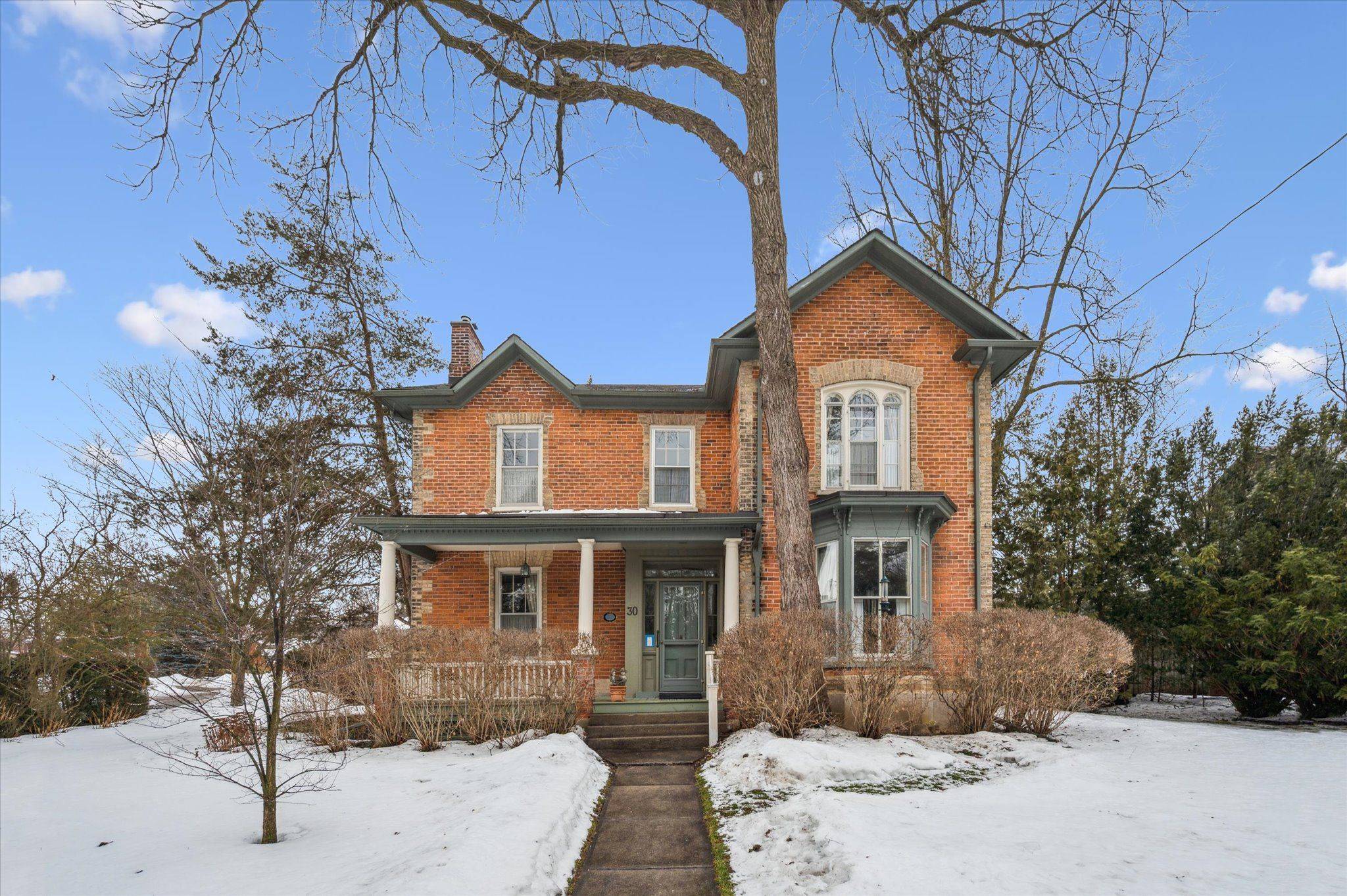 Centre Wellington, ON N0B 1S0,30 Moir ST