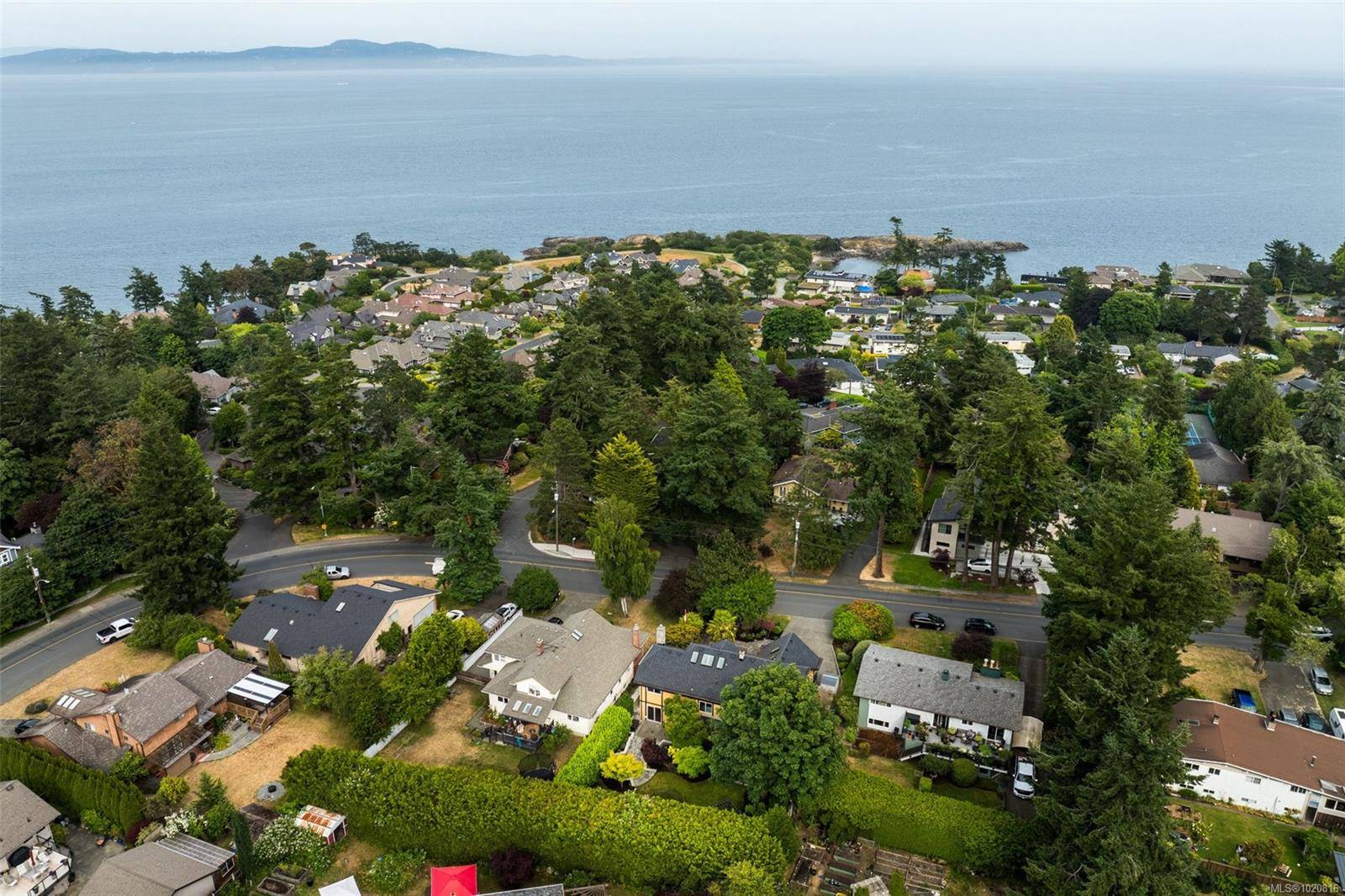 Saanich, BC V8N 2Y4,2013 Ferndale Rd