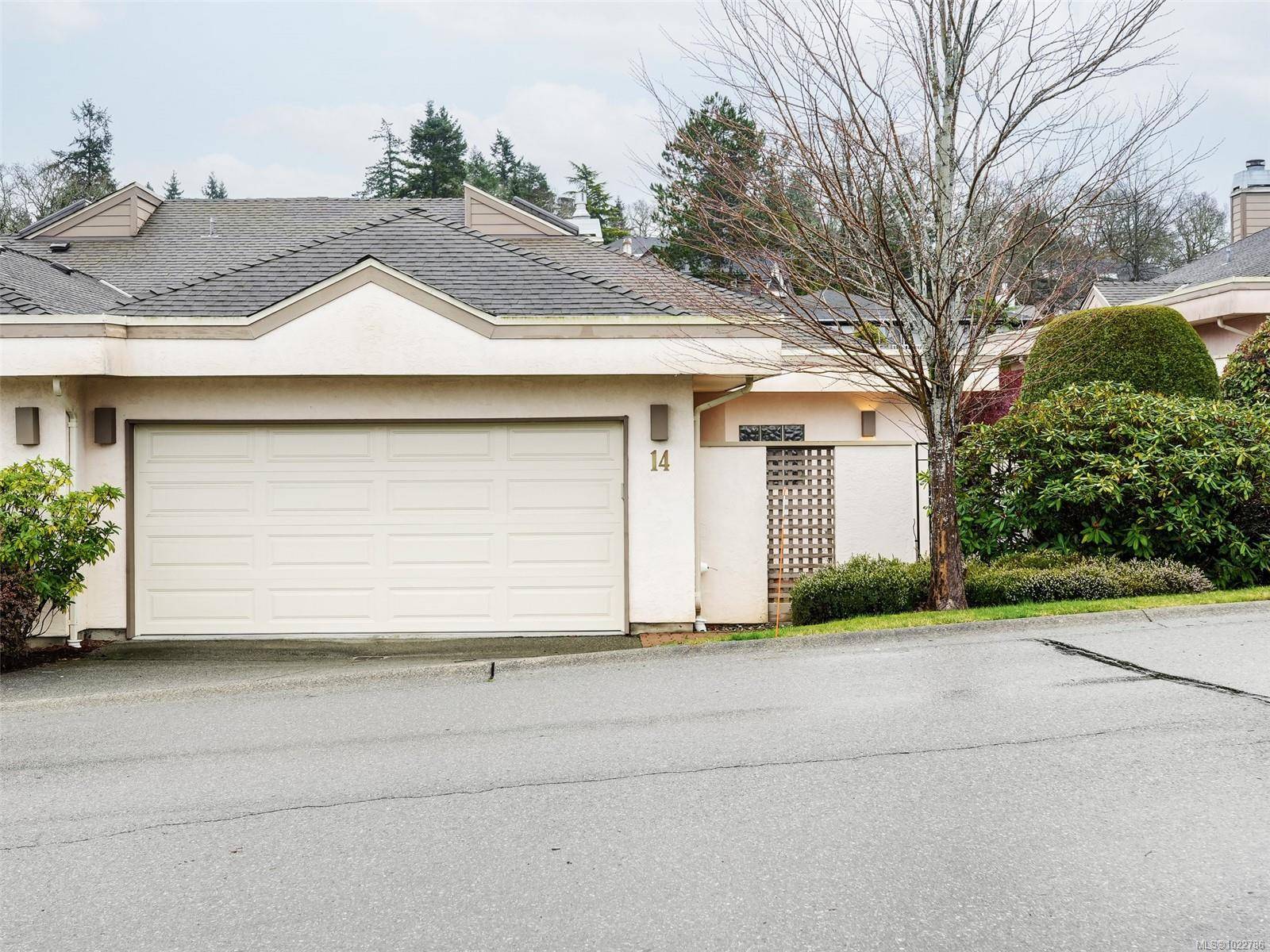 Saanich, BC V8X 5E7,4318 Emily Carr Dr #14