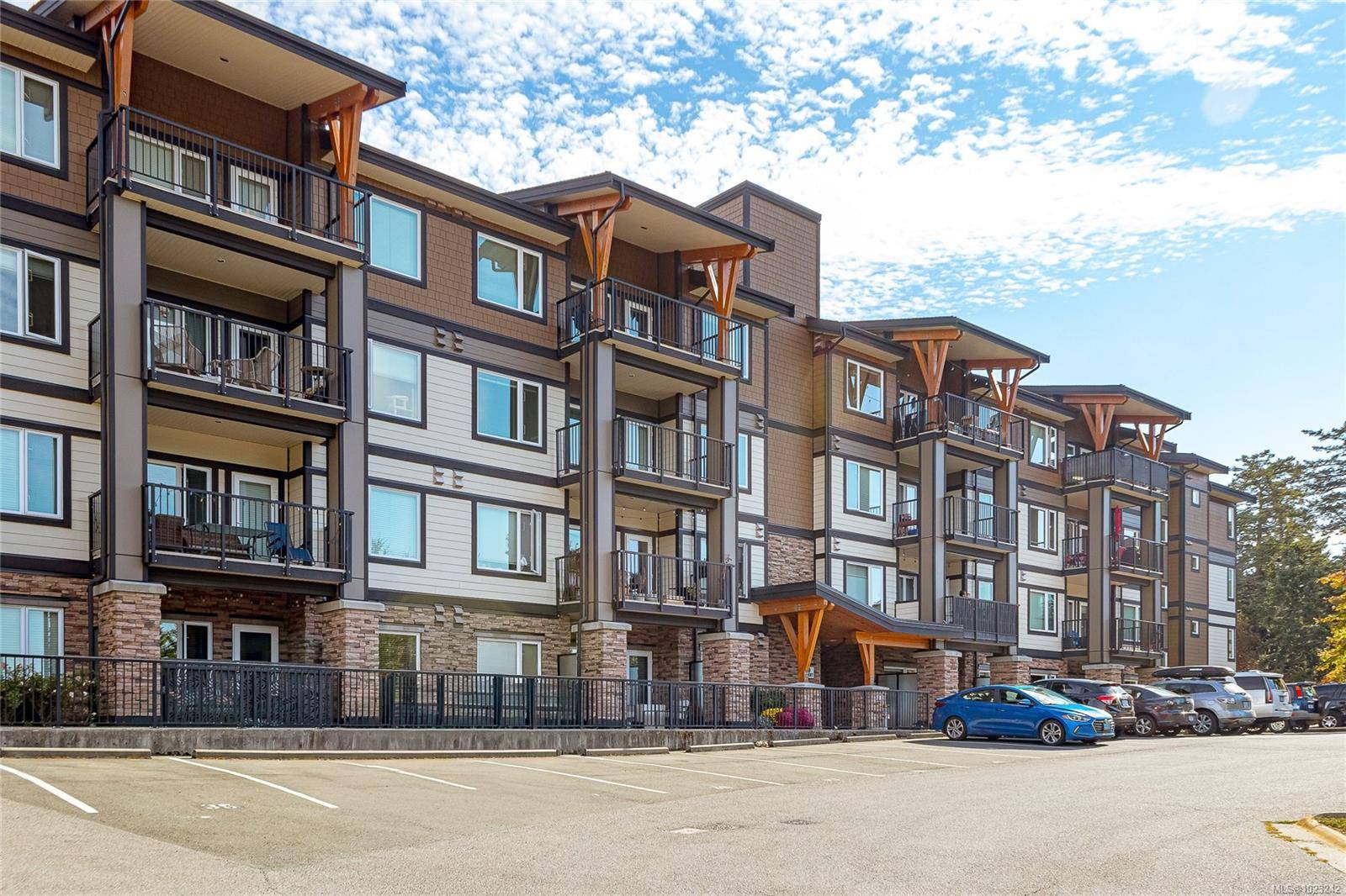 View Royal, BC V9C 0H6,290 Wilfert Rd #303