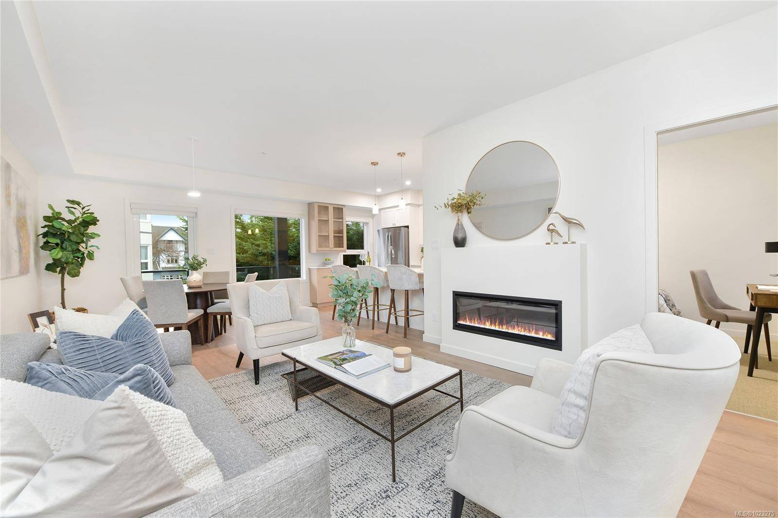 Sidney, BC V8L 3A2,9716 Third St #203