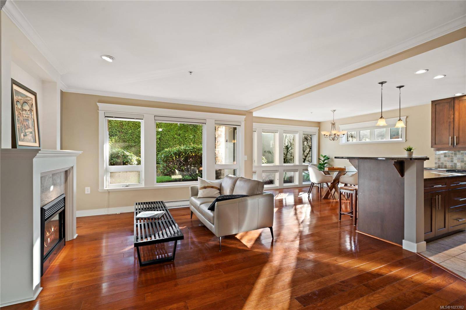 Saanich, BC V8Z 0A4,535 Heatherdale Lane #106