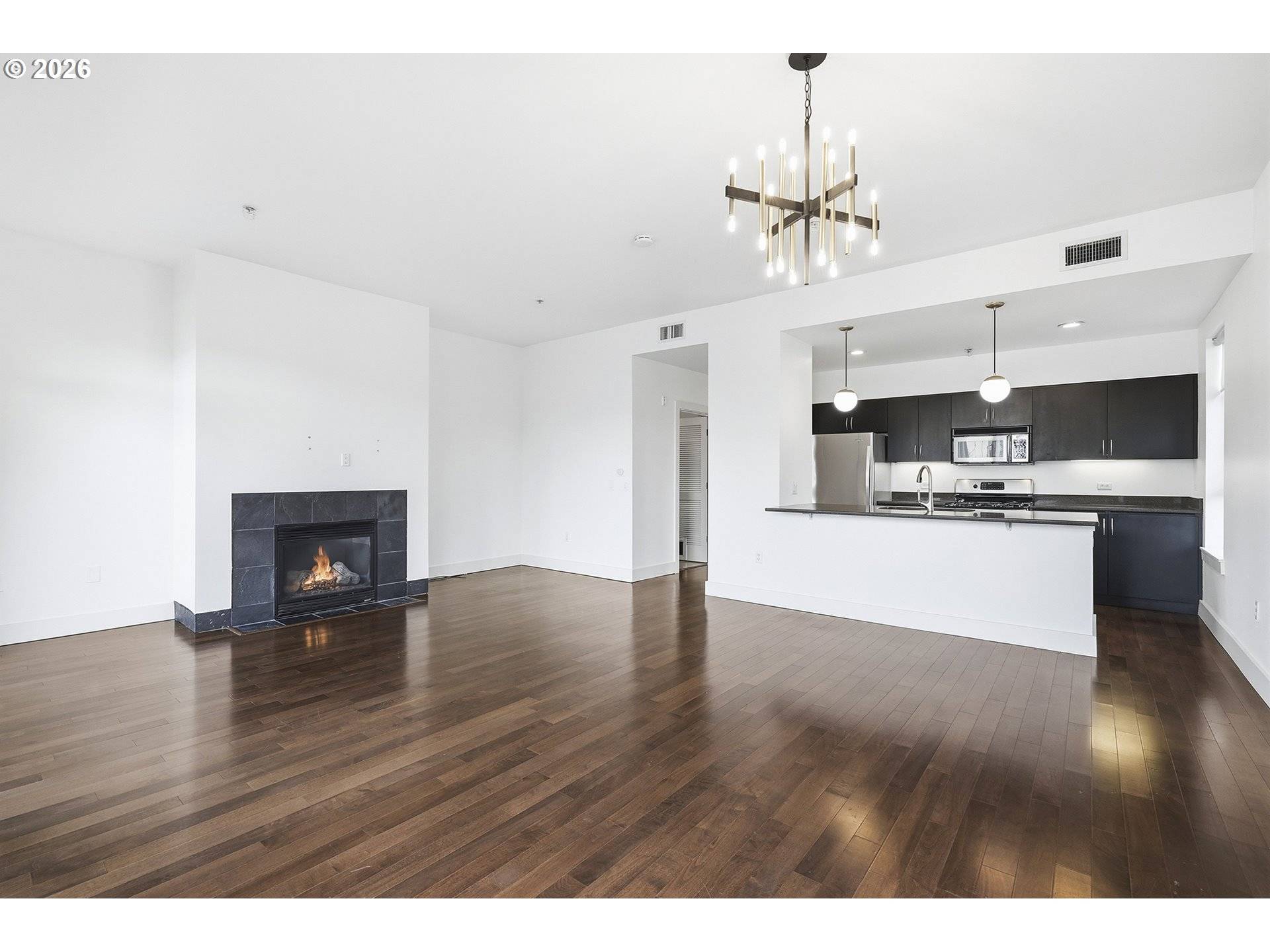 Portland, OR 97209,1930 NW IRVING ST #302