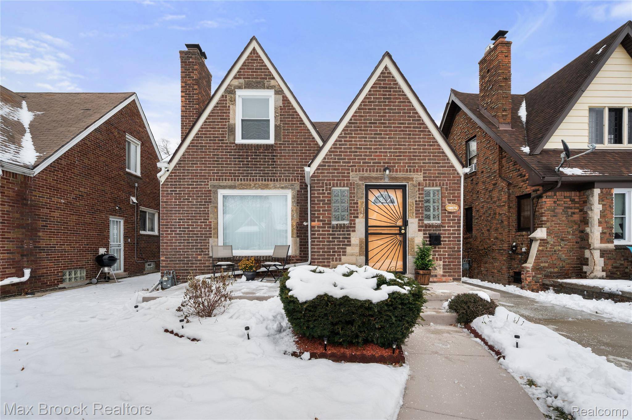 Detroit, MI 48221,18674 San Juan DR