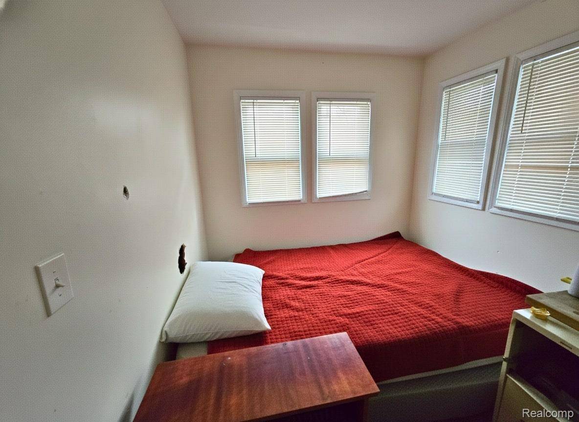 Waterford, MI 48328,114 Waterly AVE