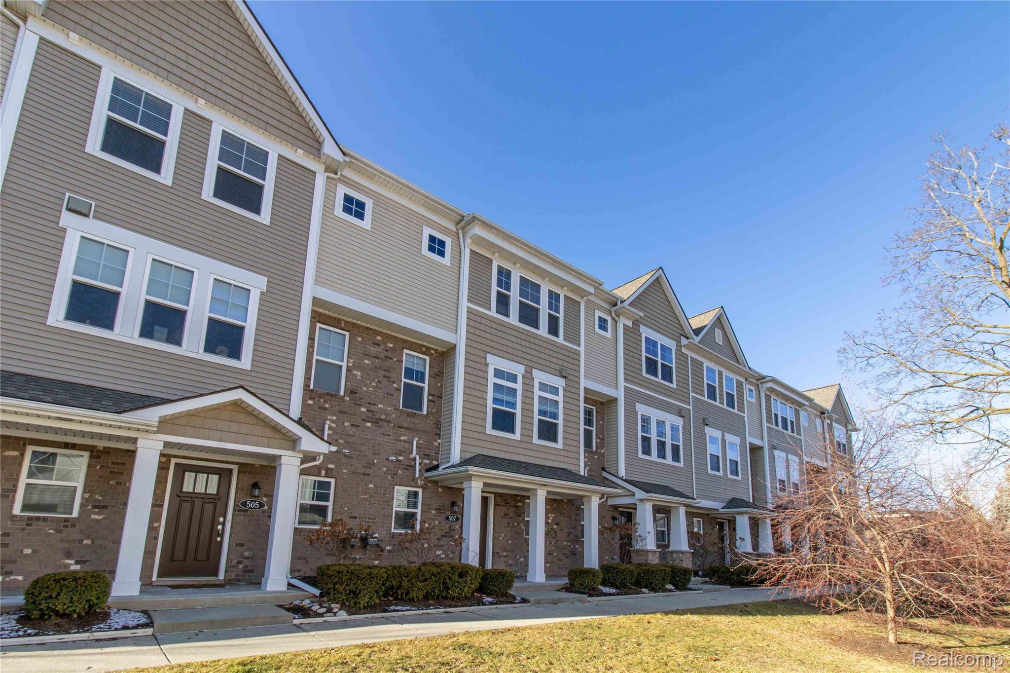 Royal Oak, MI 48073,507 Midland BLVD #26