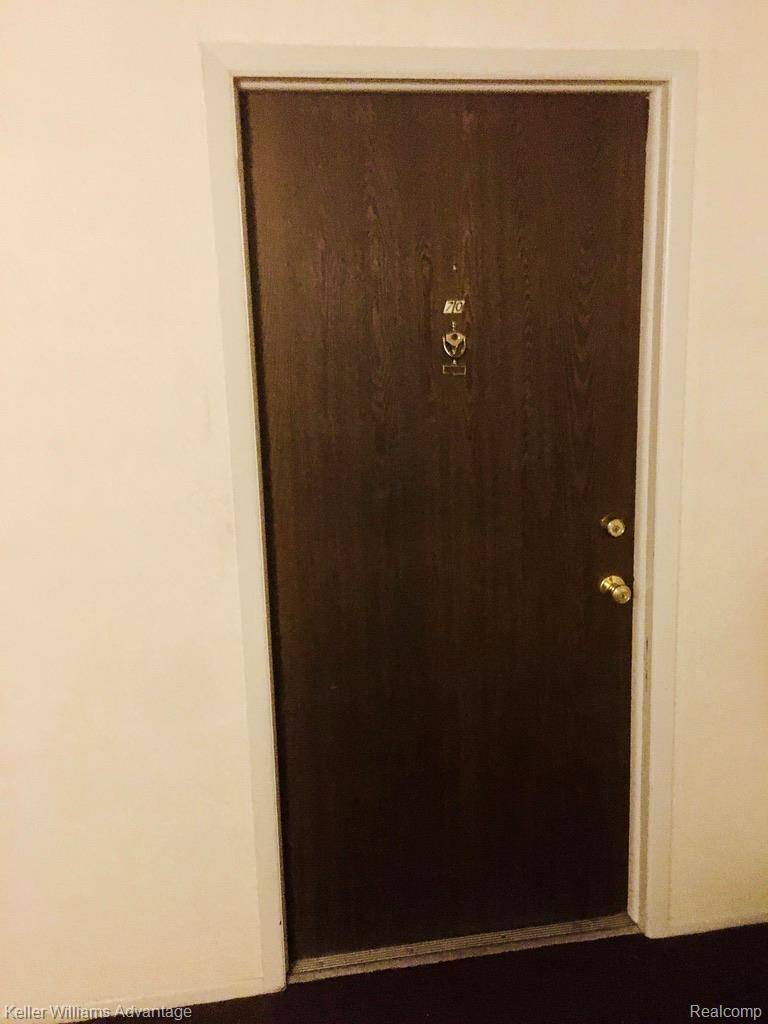 Farmington, MI 48334,27915 Berrywood LN #70