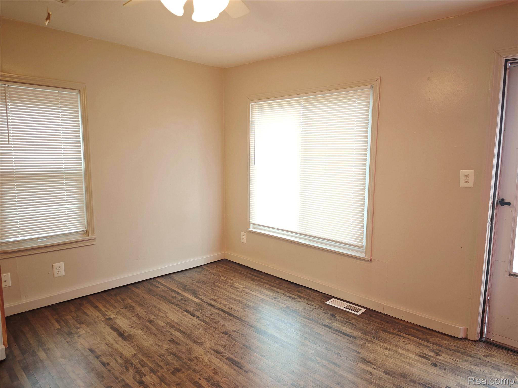 Taylor, MI 48180,11667 Syracuse ST