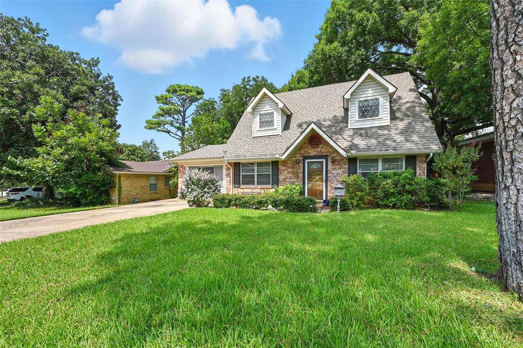 Arlington, TX 76013,2004 Valley Lane