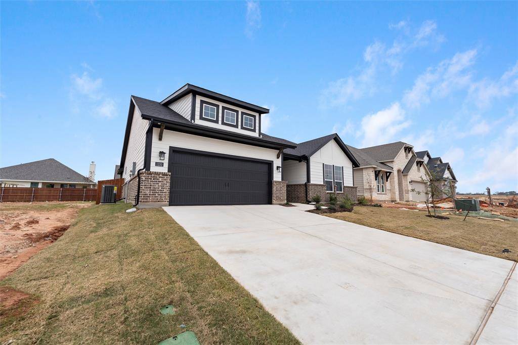 Springtown, TX 76082,1232 Sabine River Lane