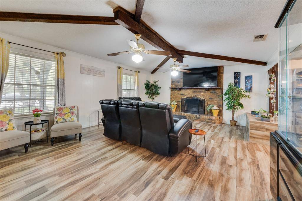 Desoto, TX 75115,115 Mantlebrook Drive