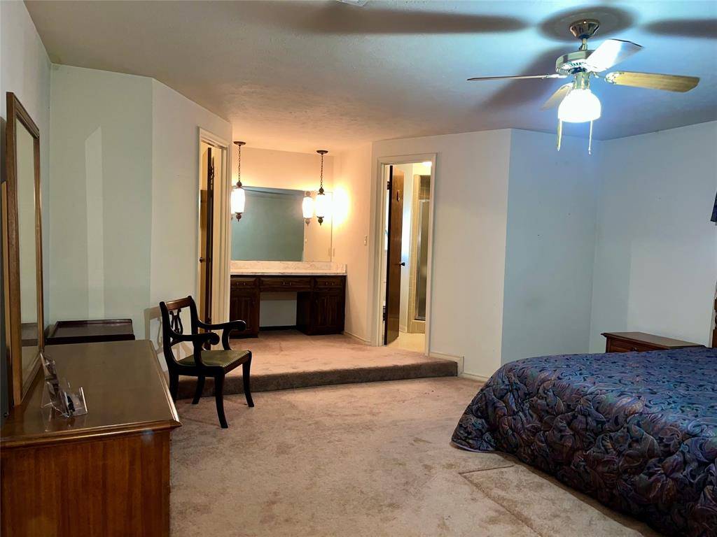 Dallas, TX 75232,2133 Oak Valley Lane