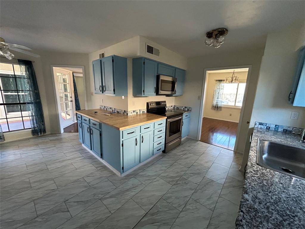 Plano, TX 75025,1313 Heidi Drive